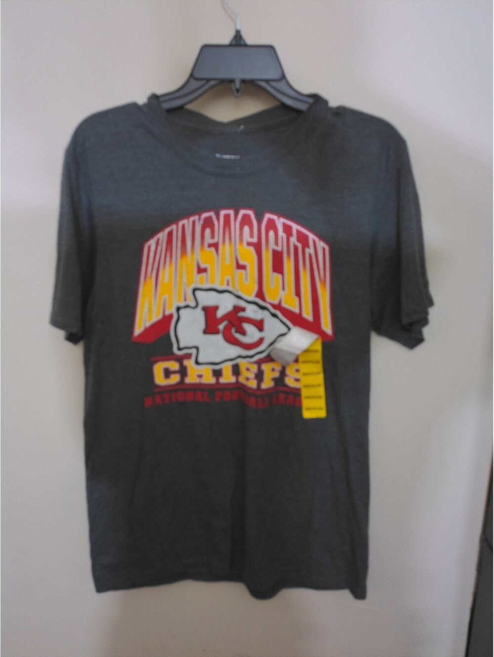 NWT NFL Team Apparel Kansas City Chiefs T-Shirt Mens Gray Size M Football